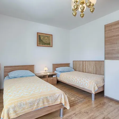 Appartamento Pizonova 3 *