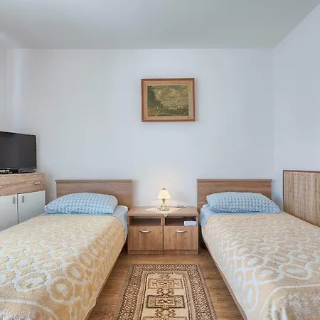 Pizonova 3 Pula