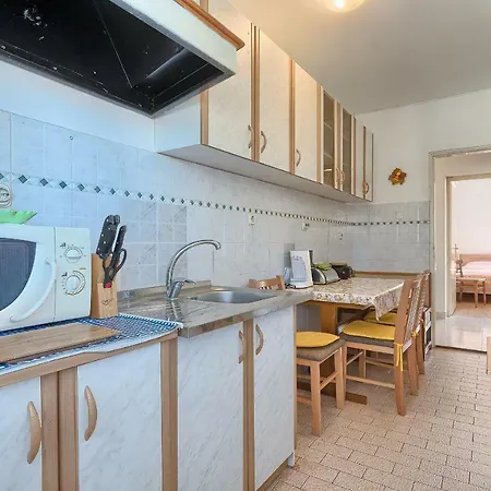 Pizonova 3 Apartment